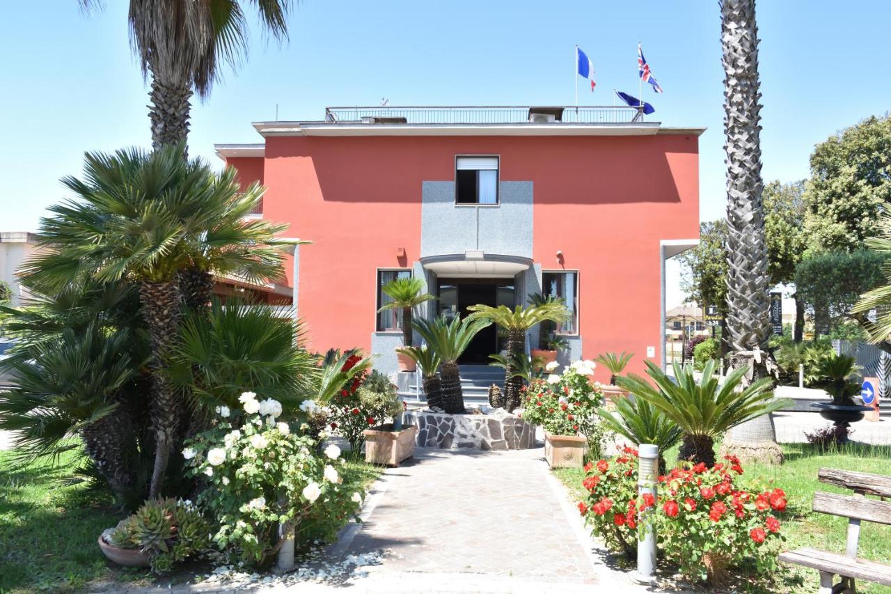 לאגו פטרייה Hotel Paradiso מראה חיצוני תמונה