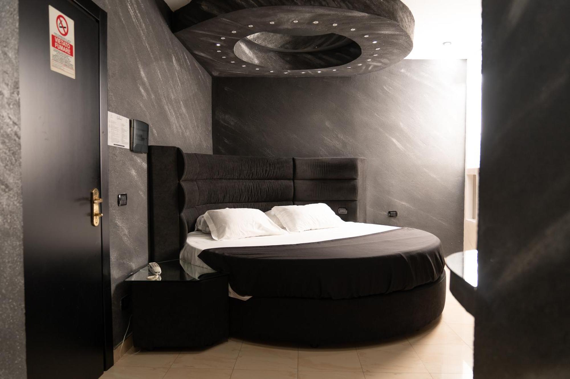 לאגו פטרייה Hotel Paradiso מראה חיצוני תמונה